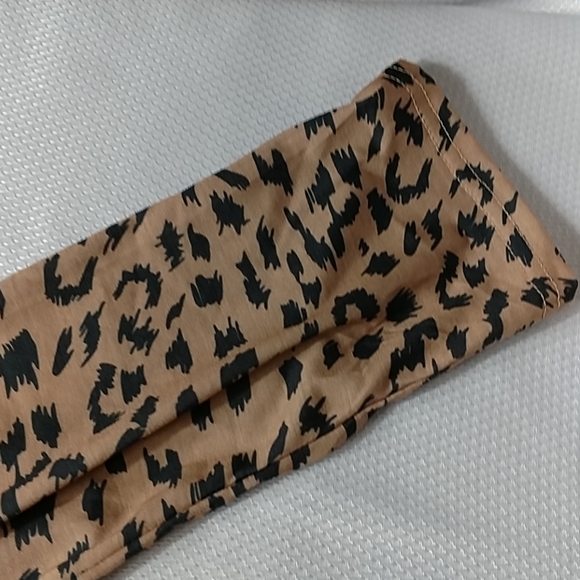 ✨HP✨ Knee Length Leopard Print Cardigan - Picture 5 of 8